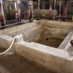 cold pool with lead waterpipe (photo archaeological parc Pompeii)